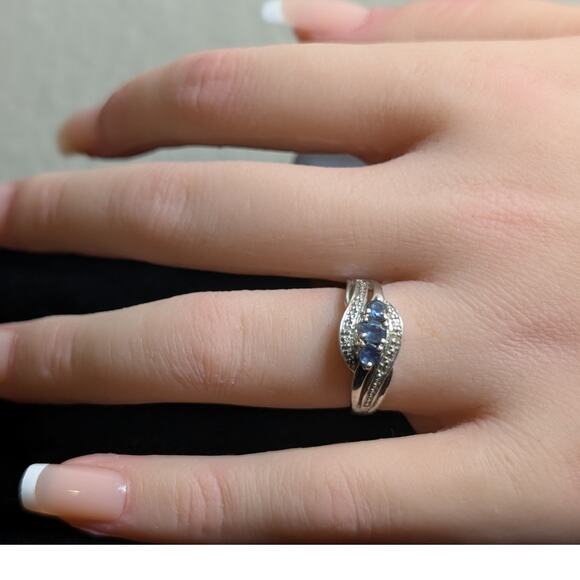 Vintage 925 Sterling Three Blue Spinel Two Diamond Ring Size Almost 6 - Picture 3 of 5